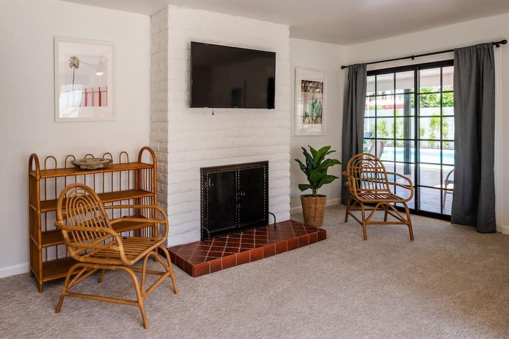 Mountain View Mid Century in Palm Springs, United States