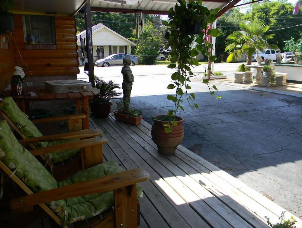 Little Shamrock Motel - photo 34