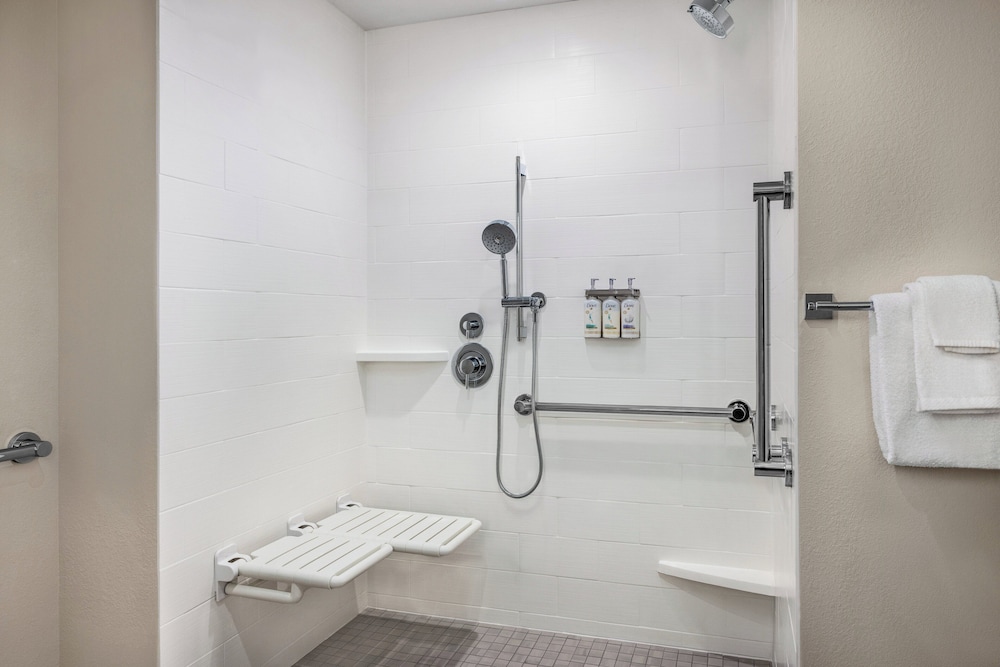 Holiday Inn Express & Suites Hagerstown by IHG - photo 20