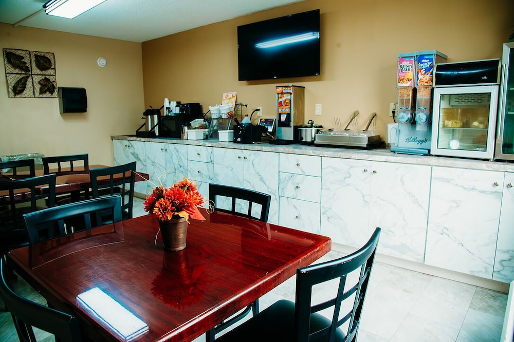 Country Garden & Suites - photo 36