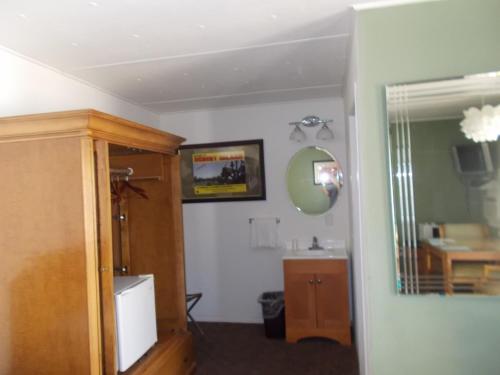 The Atomic Inn - photo 36