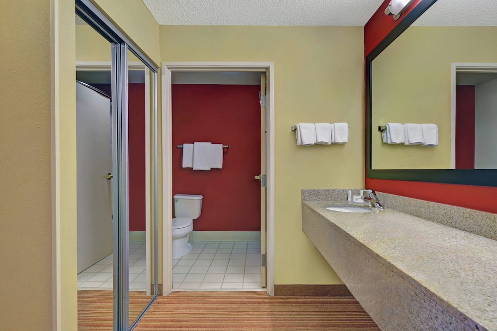 Courtyard by Marriott Shreveport Airport - photo 20