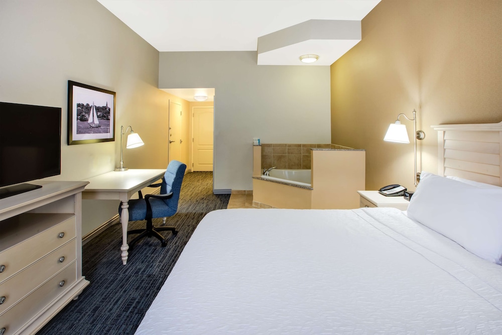 Hampton Inn & Suites Cape Cod West Yarmouth - photo 15