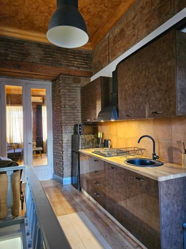 Old Gold Apartment