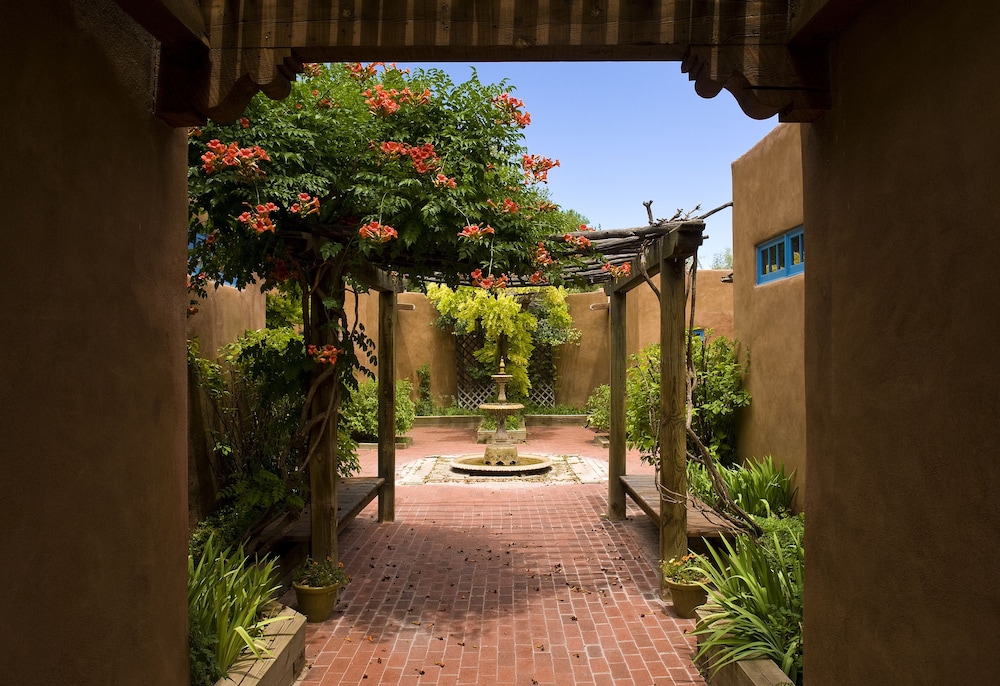 The Abiquiu Inn - photo 27