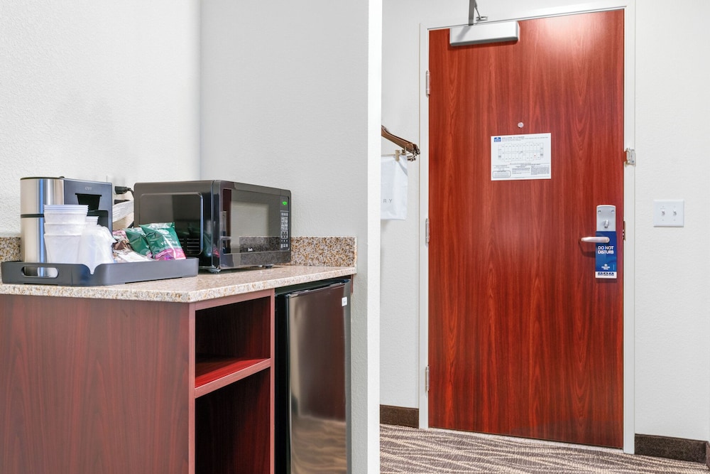 Cobblestone Hotel & Suites Lynden - photo 33