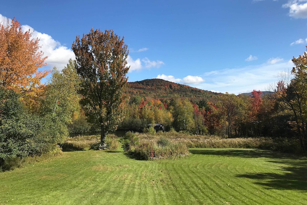 Upscale Montgomery Cabin Near Jay Peak Resort - photo 28
