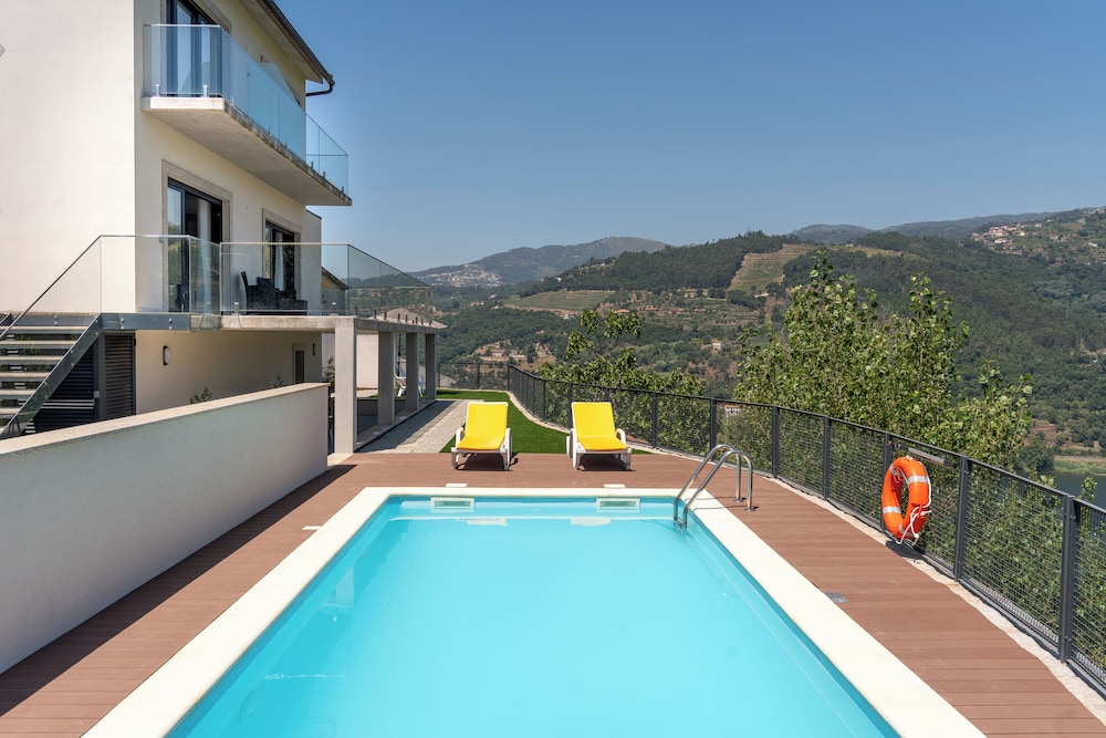 Feel Discovery Mirao River House Douro Valley — 4-Star Luxury Hotel in Resende, Portugal
