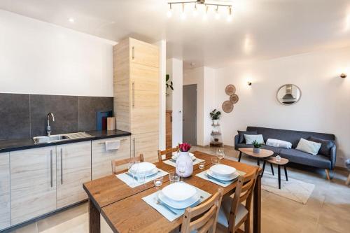 Belle Etoile Et Son Garage Prive in Albertville, France