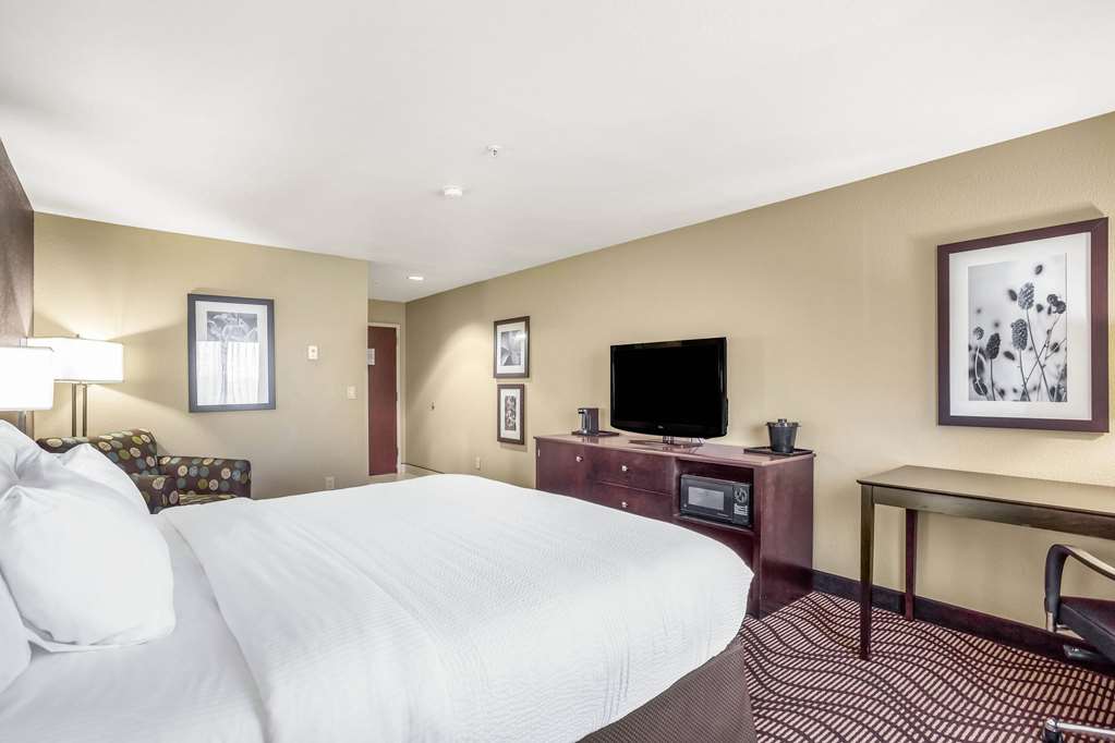 La Quinta Inn & Suites by Wyndham Meridian Boise West - photo 19