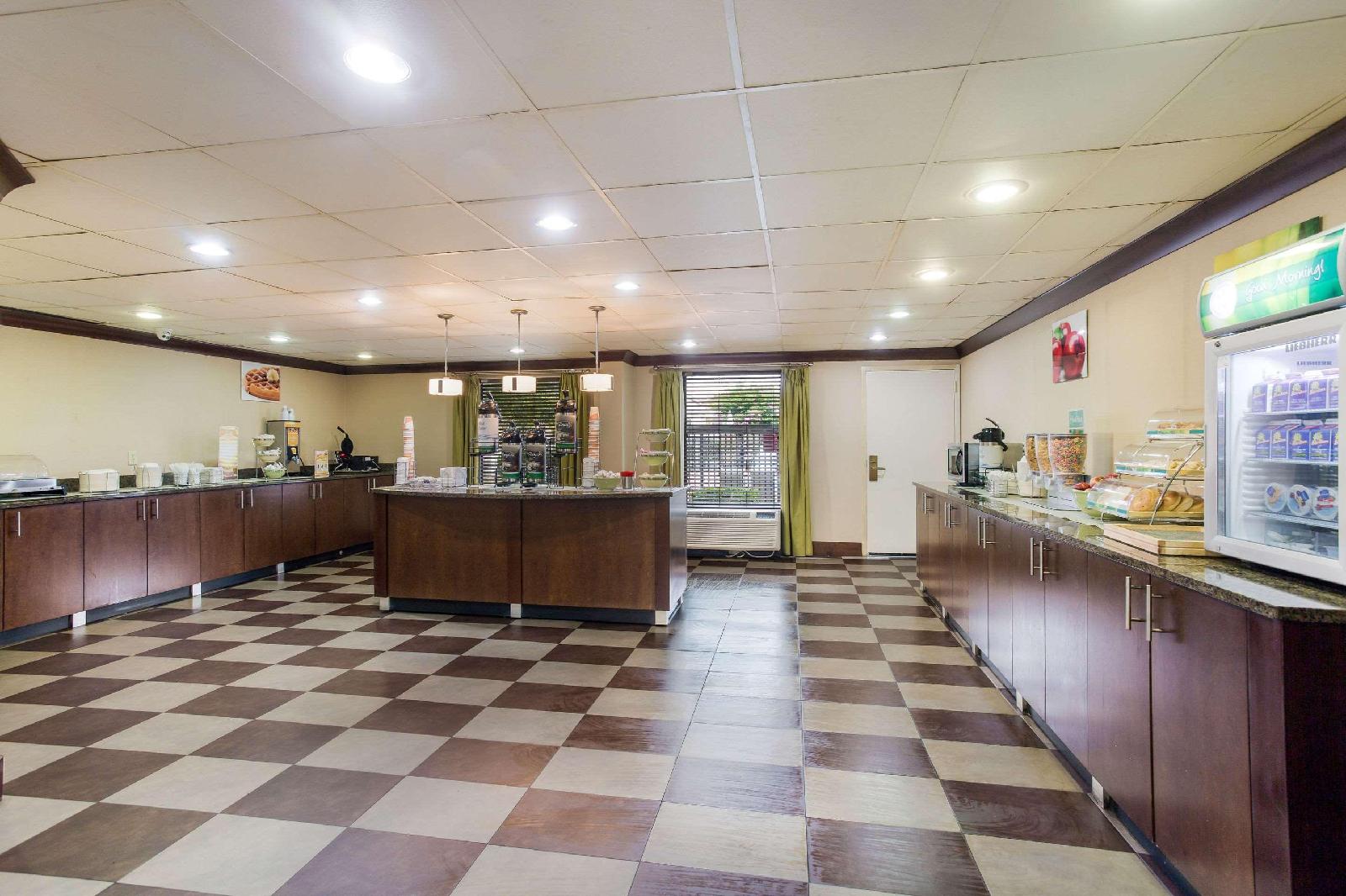 Quality Inn Hamilton Place - photo 22