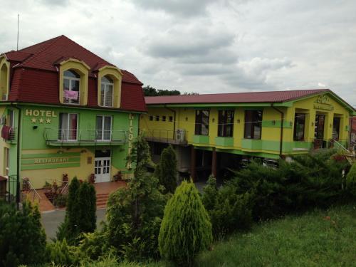 Nicoleta - carbon neutral hotel in Sanmartin