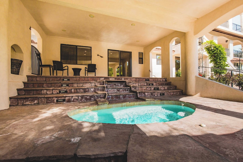 5 Acre Estate w Lake Pool & Hot Tub De Luz by Avantstay - photo 29