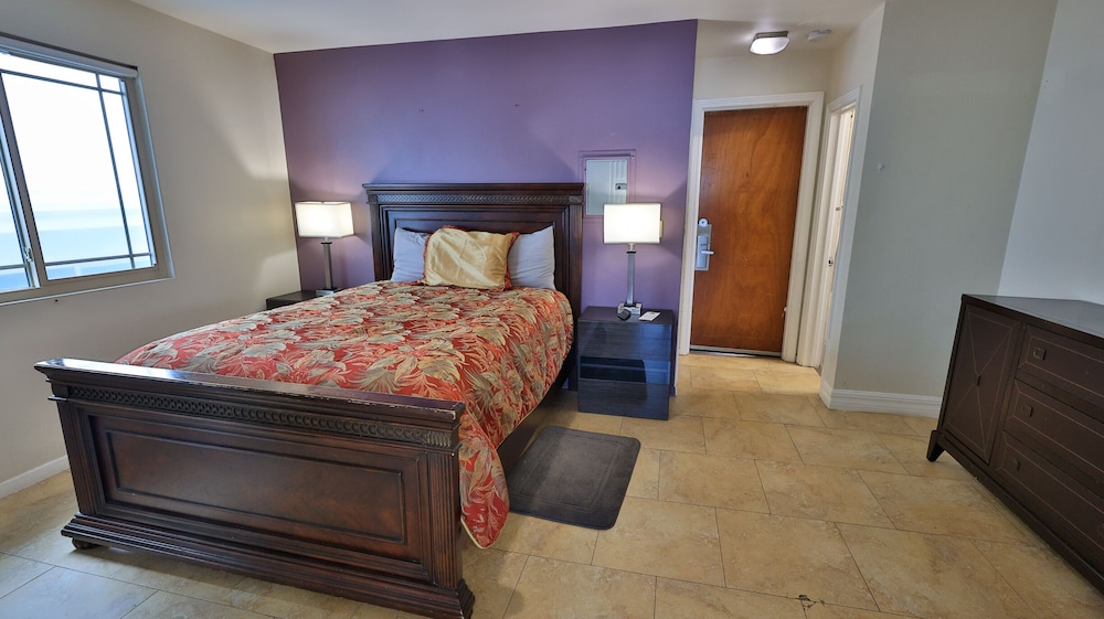Driftwood Beach Motel - photo 28