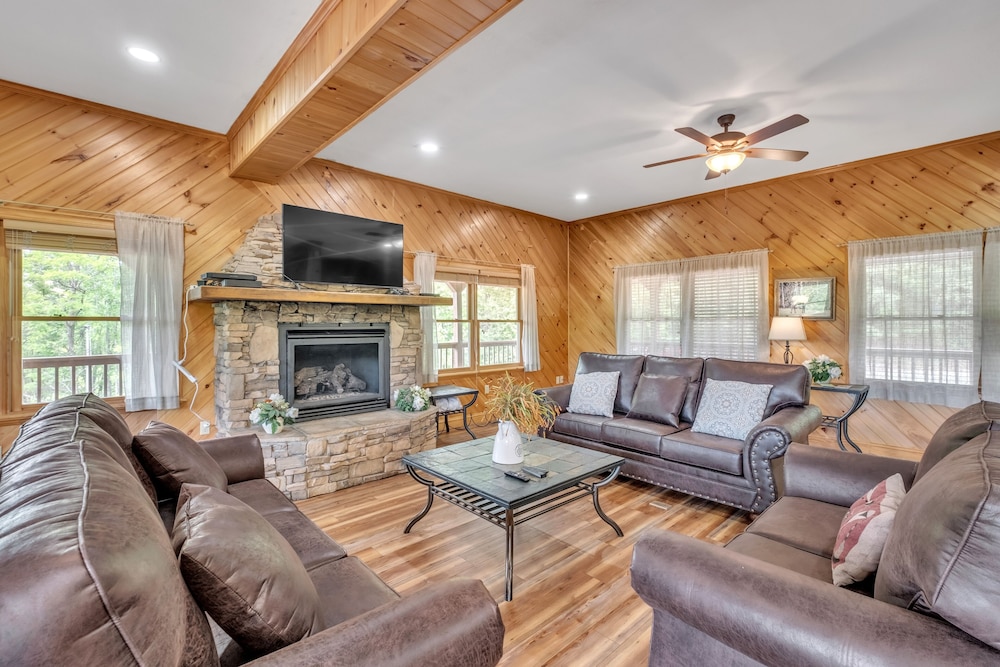 Heavenly Views Amazing Mountain Views 8 Bedroom Cabin by Heavenly Views Resort - photo 13