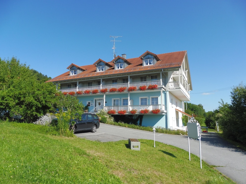 Landhotel Eibl - carbon neutral hotel in Roehrnbach