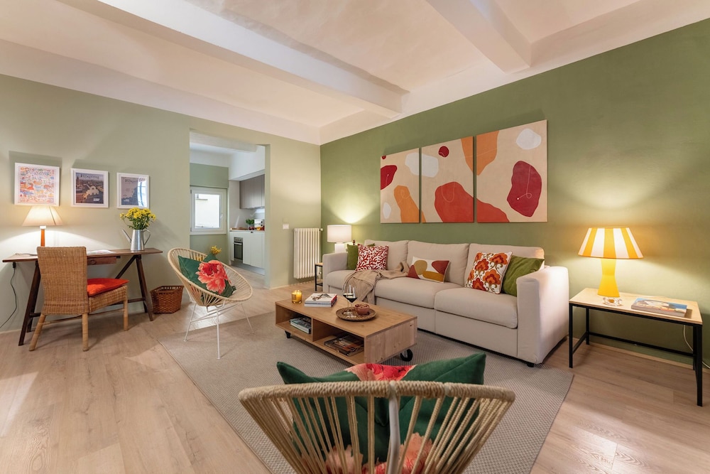 The Florentine Apartment Flo Apartments — 4-Star Luxury Hotel in Florence, Italy