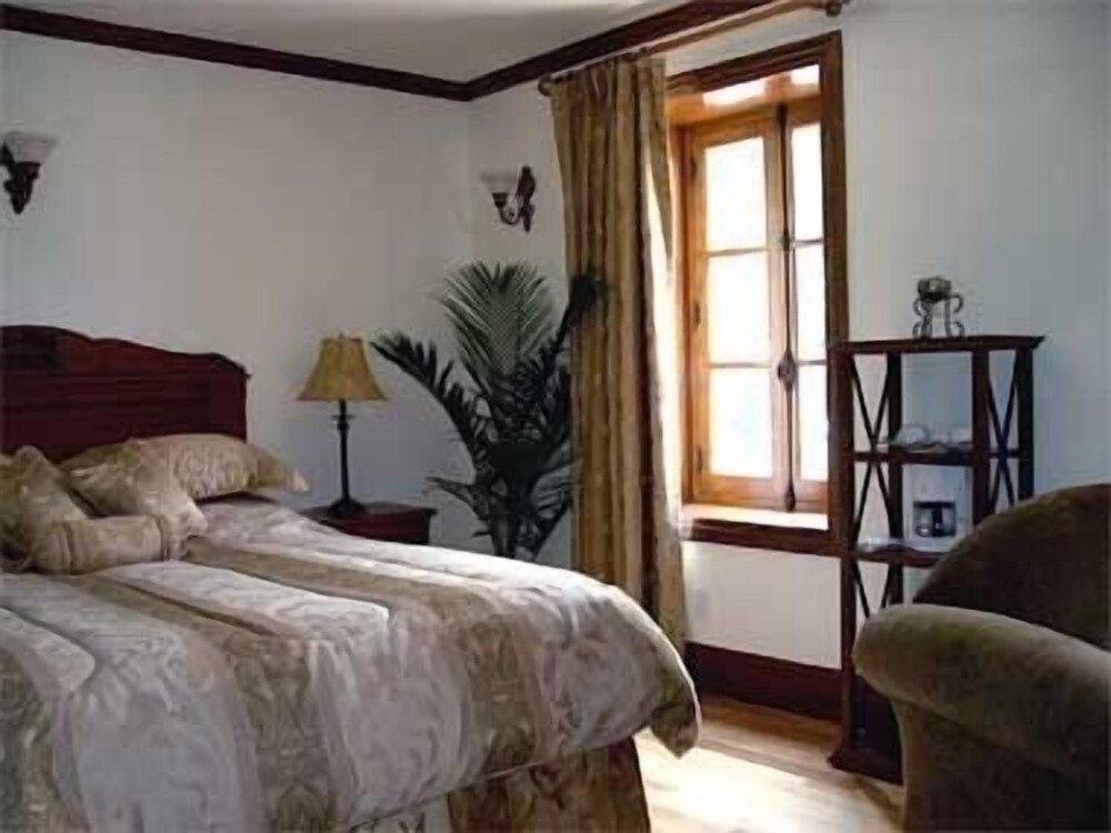 Les Menus Plaisirs in Laval, Canada