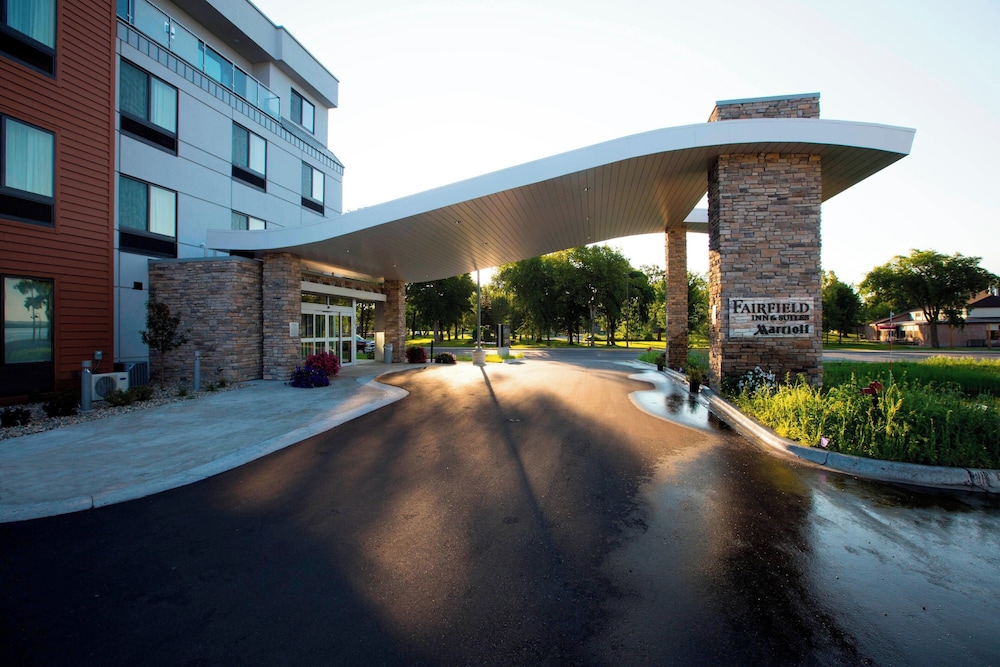 Fairfield Inn & Suites by Marriott Detroit Lakes - photo 62