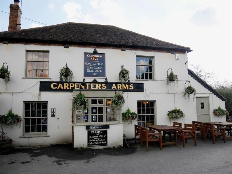 The Carpenters Arms - carbon neutral hotel in Newbury