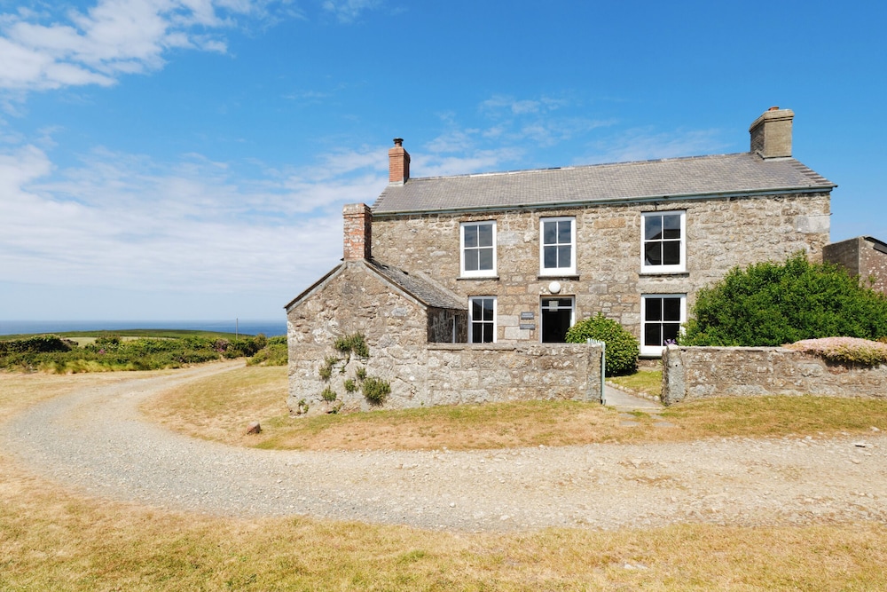 Bosistow Farmhouse — 4-Star Luxury Hotel in Penzance, United Kingdom