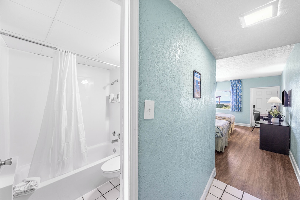 Boardwalk Beach Hotel - photo 76