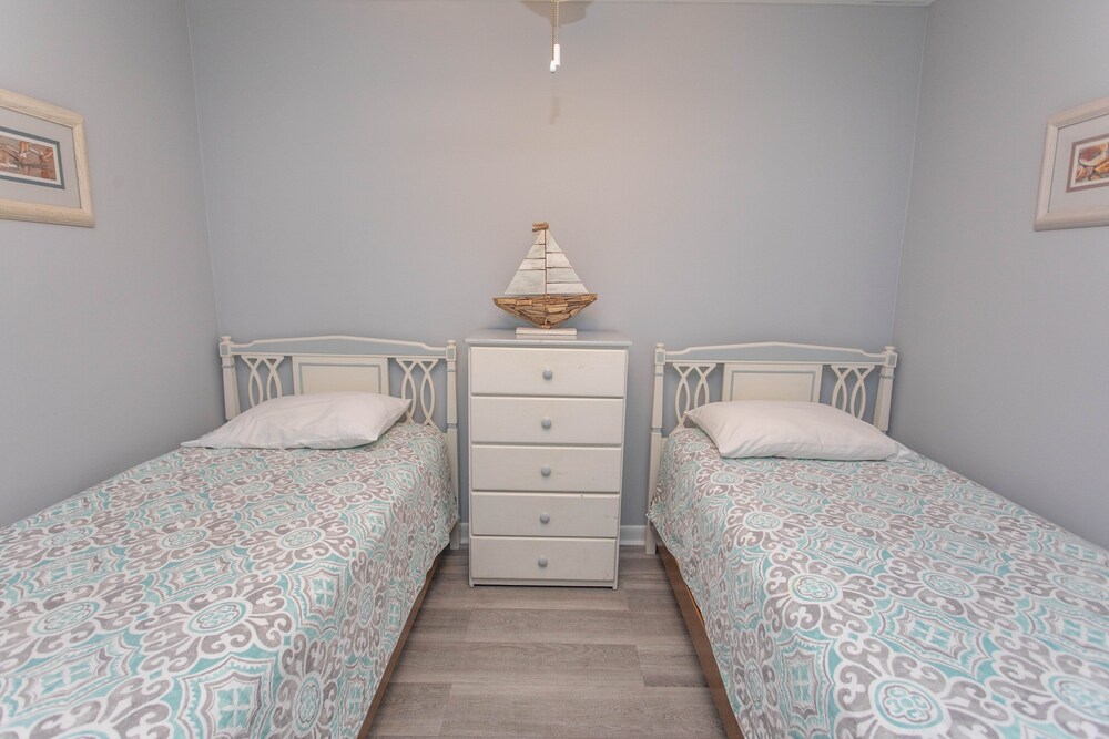 Royal Garden Resort 705 2 Bedroom Condo by RedAwning - photo 9