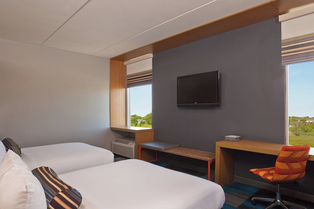 Aloft Bolingbrook - photo 11