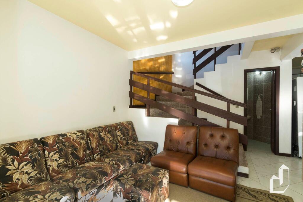 Casa com 03 dormitórios climatizados com berço