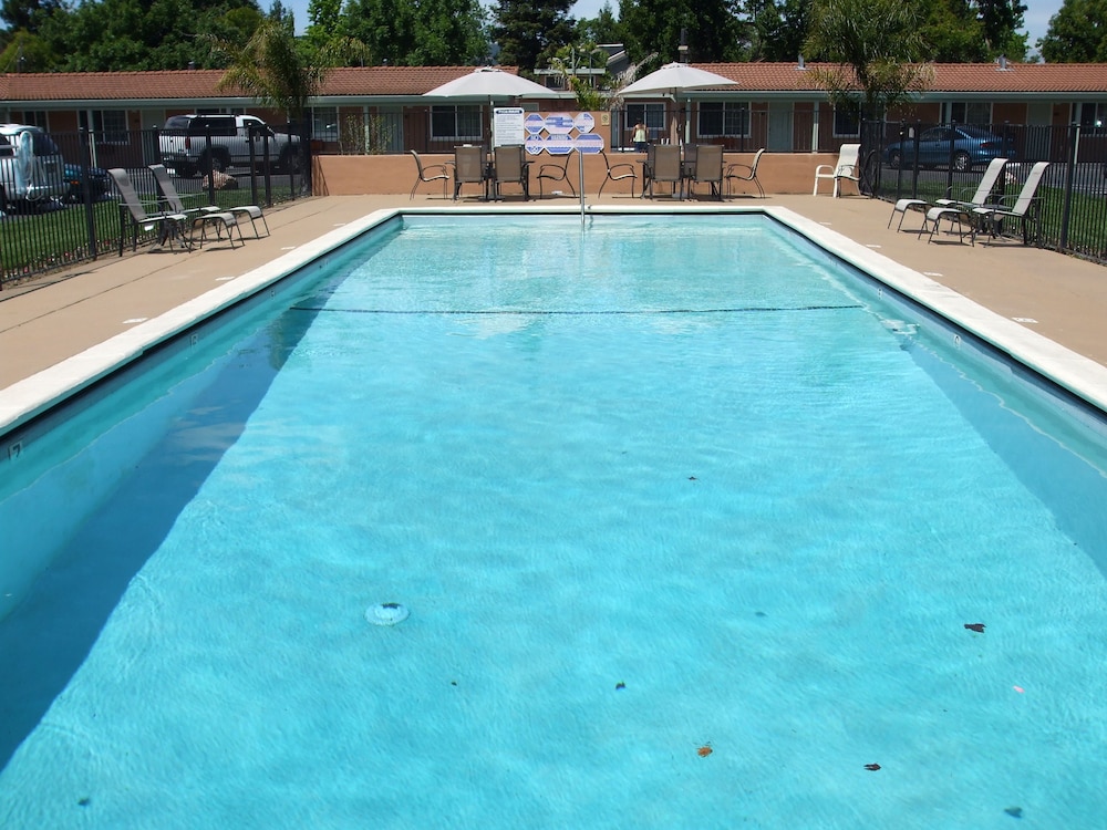 Tri Valley Inn and Suites Pleasanton - photo 23