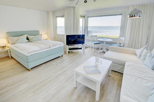 fewo1846 Fjordview komfortables Studioapartment mit Balkon und Meerblick — 4-Star Luxury Hotel in Gluecksburg, Germany