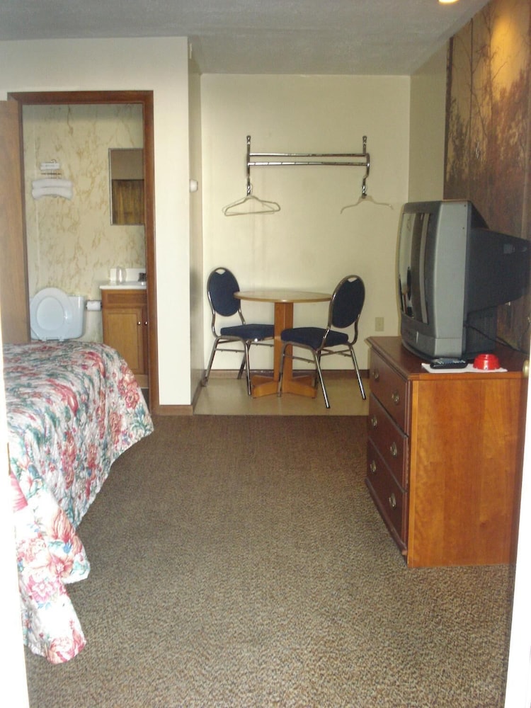Cedar Grove Motel - photo 13