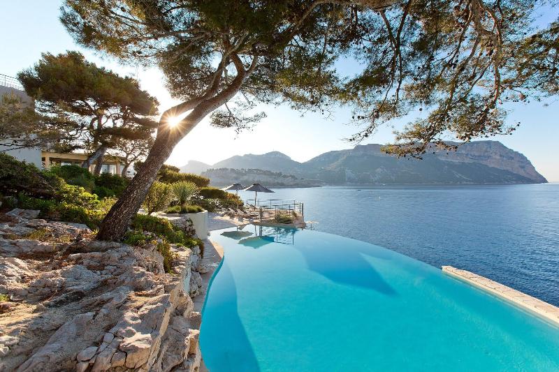 Hôtel Les Roches Blanches — 5-Star Luxury Hotel in Cassis, France