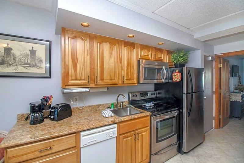 Beacher's Lodge Oceanfront Suites - photo 36