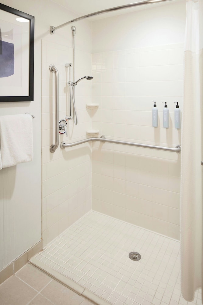 Courtyard by Marriott Winchester - photo 15