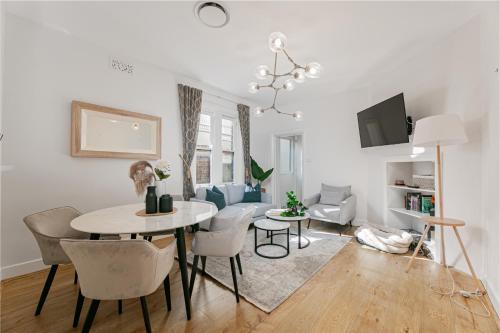 Waterfront Stylish & Charming Retreat - last minute hotel in Sydney