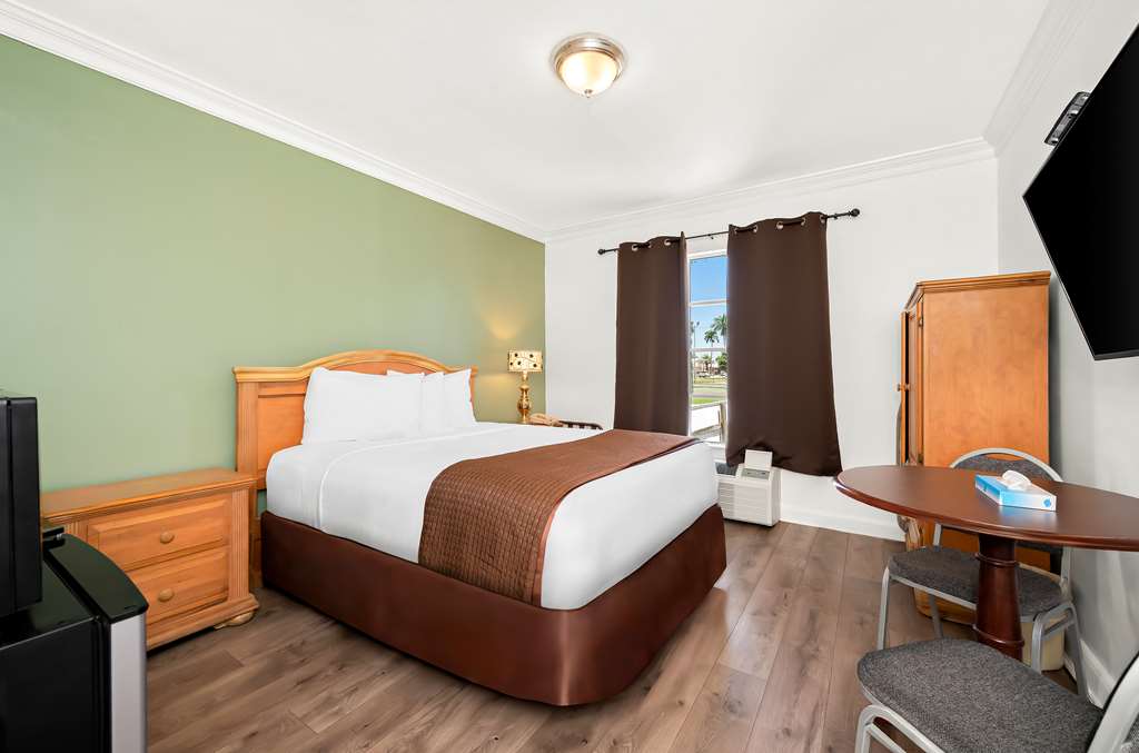 Americas Best Value Inn Historic Clewiston Inn - photo 22