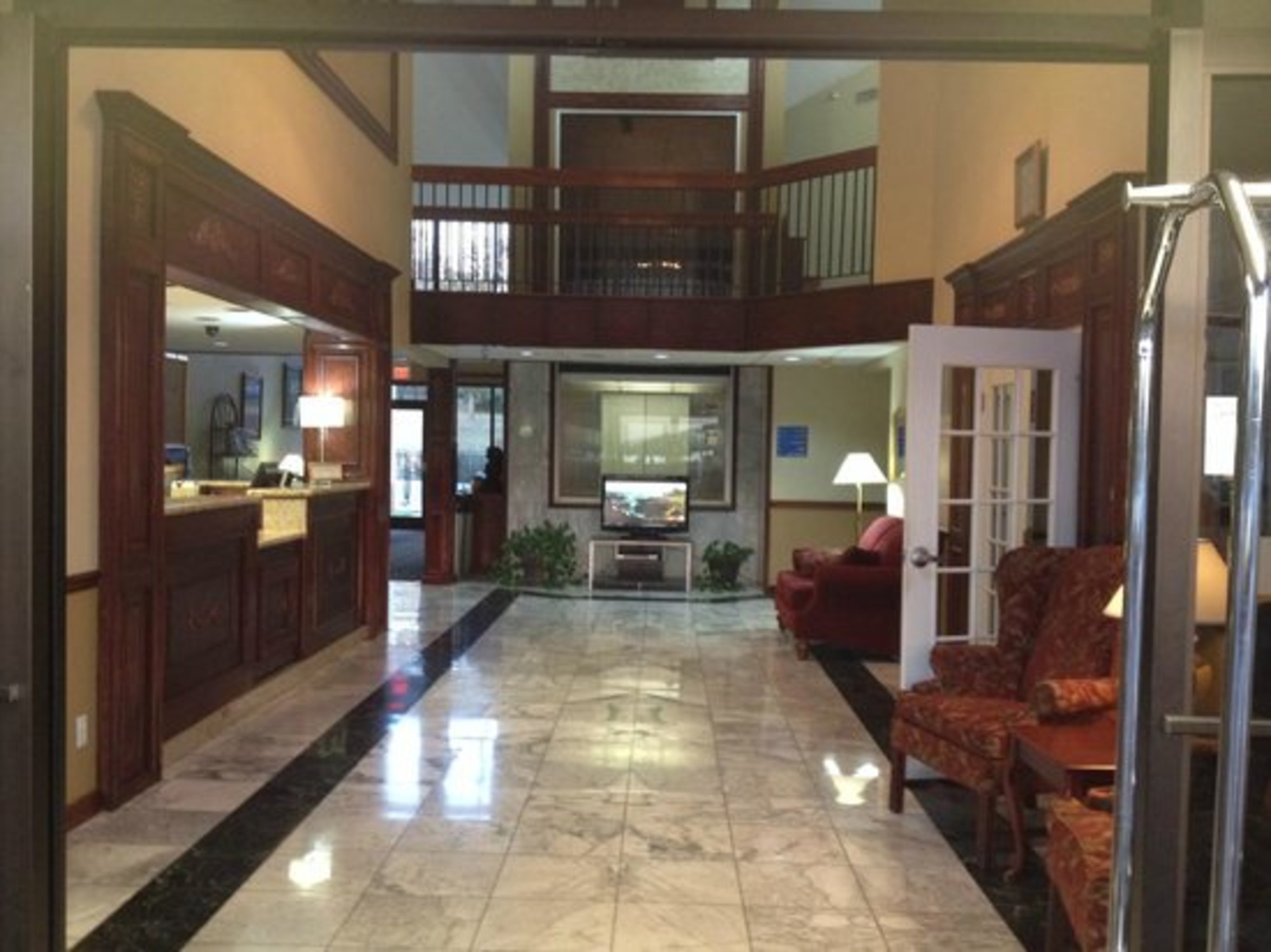 Days Inn & Suites by Wyndham Tahlequah - photo 13
