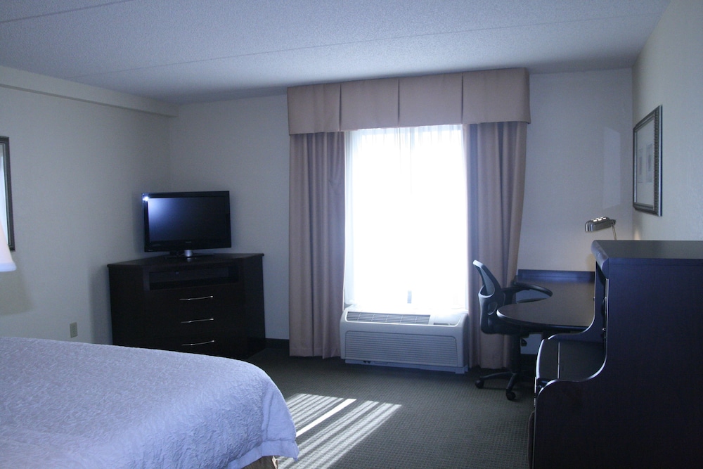 Hampton Inn & Suites Lino Lakes - photo 15