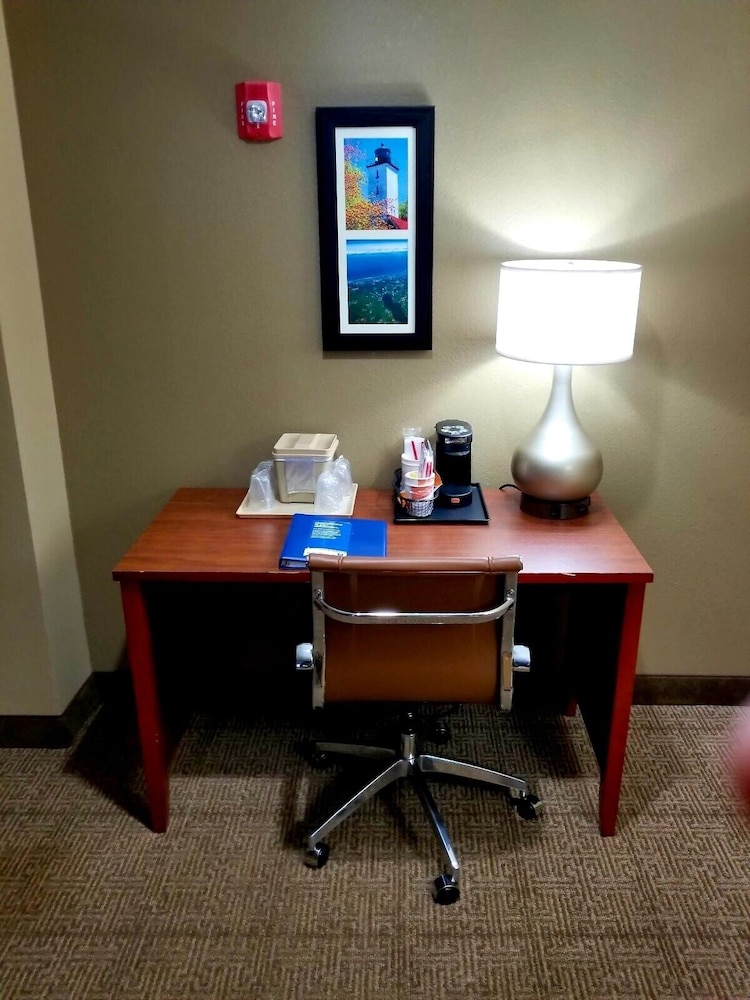 Comfort Inn Erie Near Presque Isle - photo 13