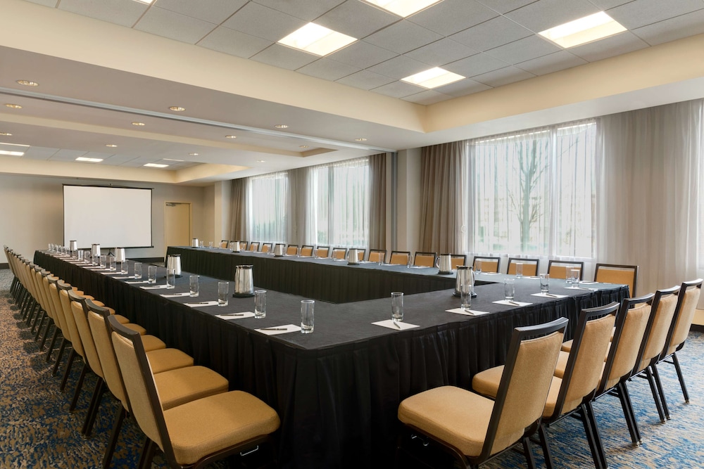 Embassy Suites by Hilton Boston Waltham - photo 19