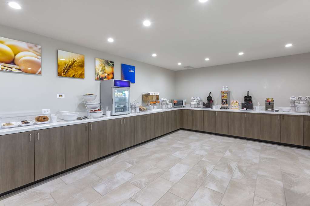 Comfort Suites Scottsdale Talking Stick Entertainment District - photo 26