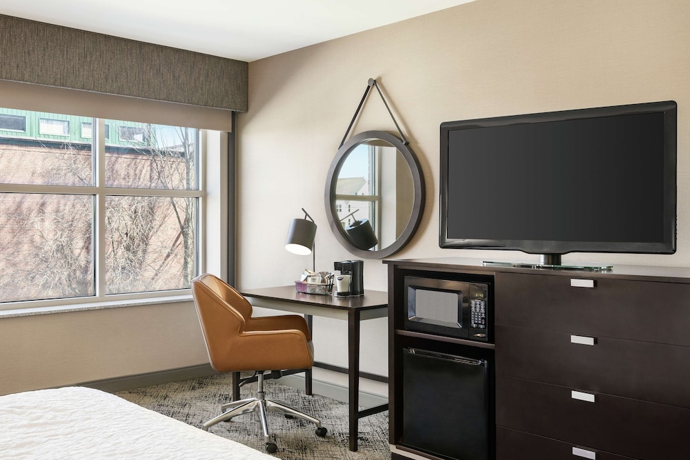 Hampton Inn Portland Downtown Waterfront - photo 22