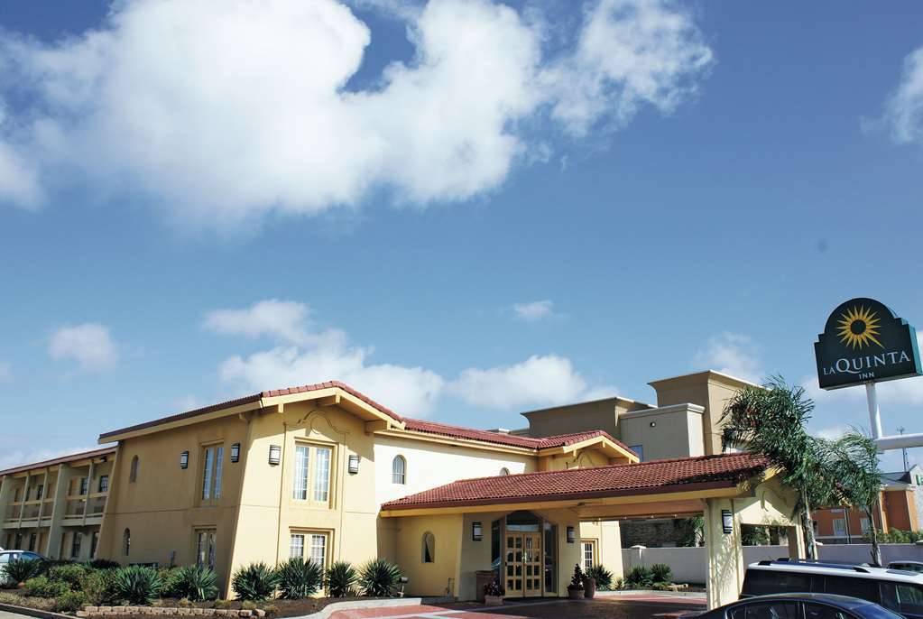 La Quinta Inn by Wyndham Clute Lake Jackson - featured photo