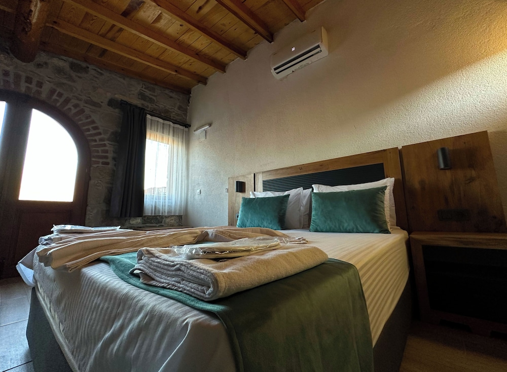 Kamen Vila Otel - last minute hotel in Ayvalik