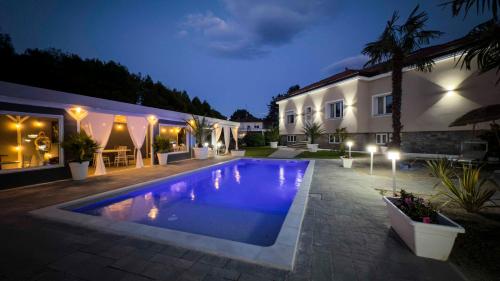 Villa Marchese Lake Maggiore — 4-Star Luxury Hotel in Somma Lombardo, Italy