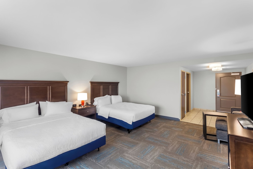 Hampton Inn Huntington University Area - photo 16