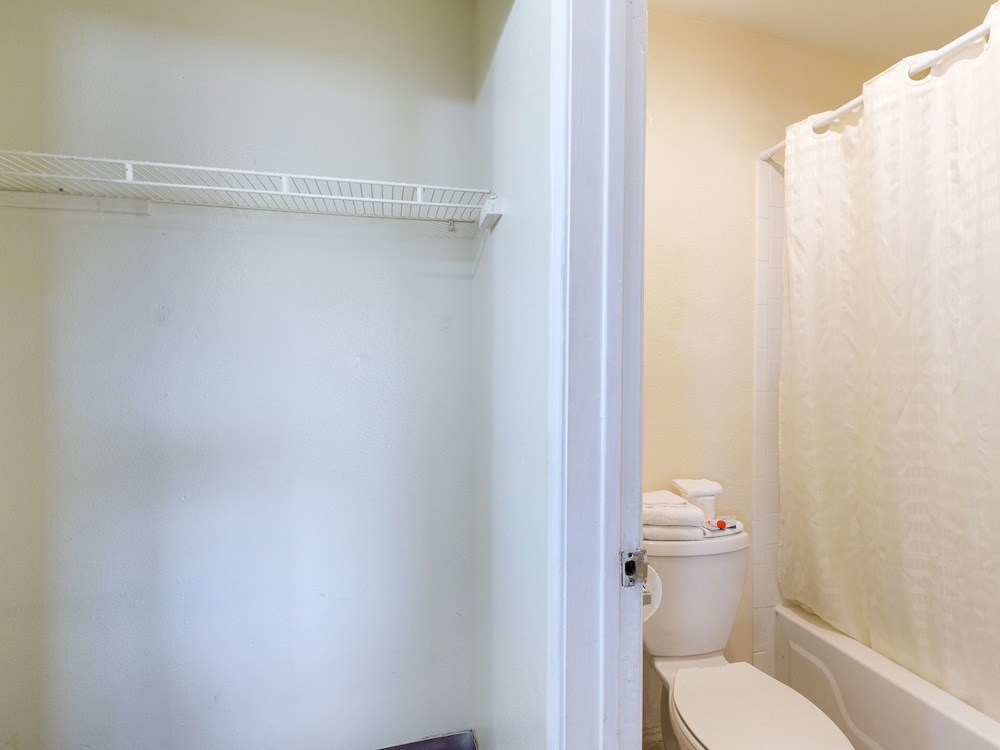 OYO Hotel San Antonio Lackland near Seaworld - photo 21