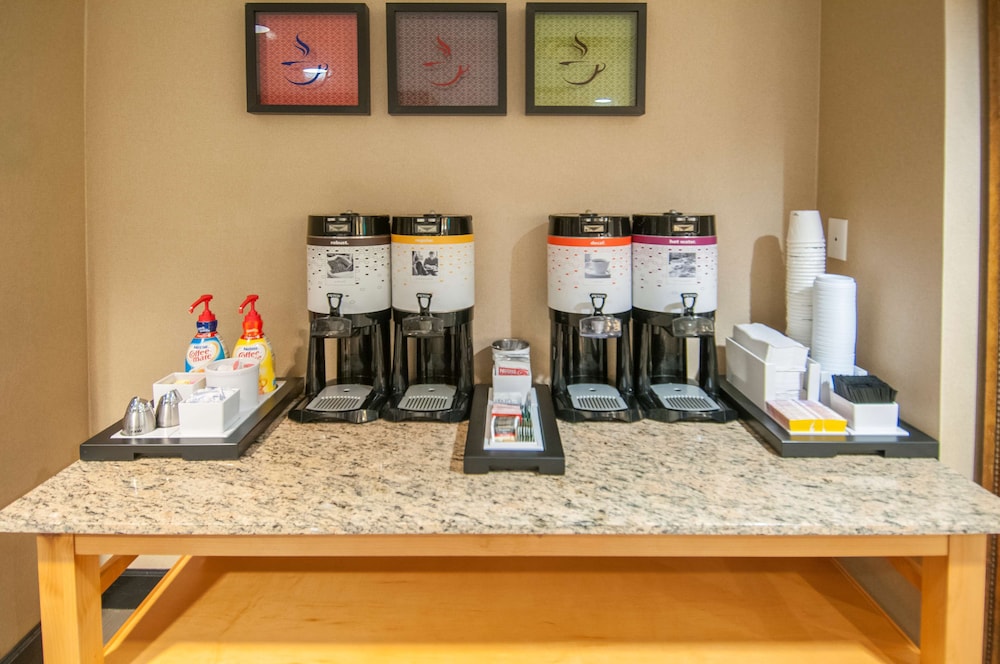 Hampton Inn Lafayette I 10 - photo 12