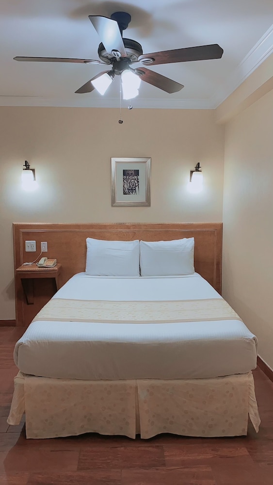 District Hotel - photo 11